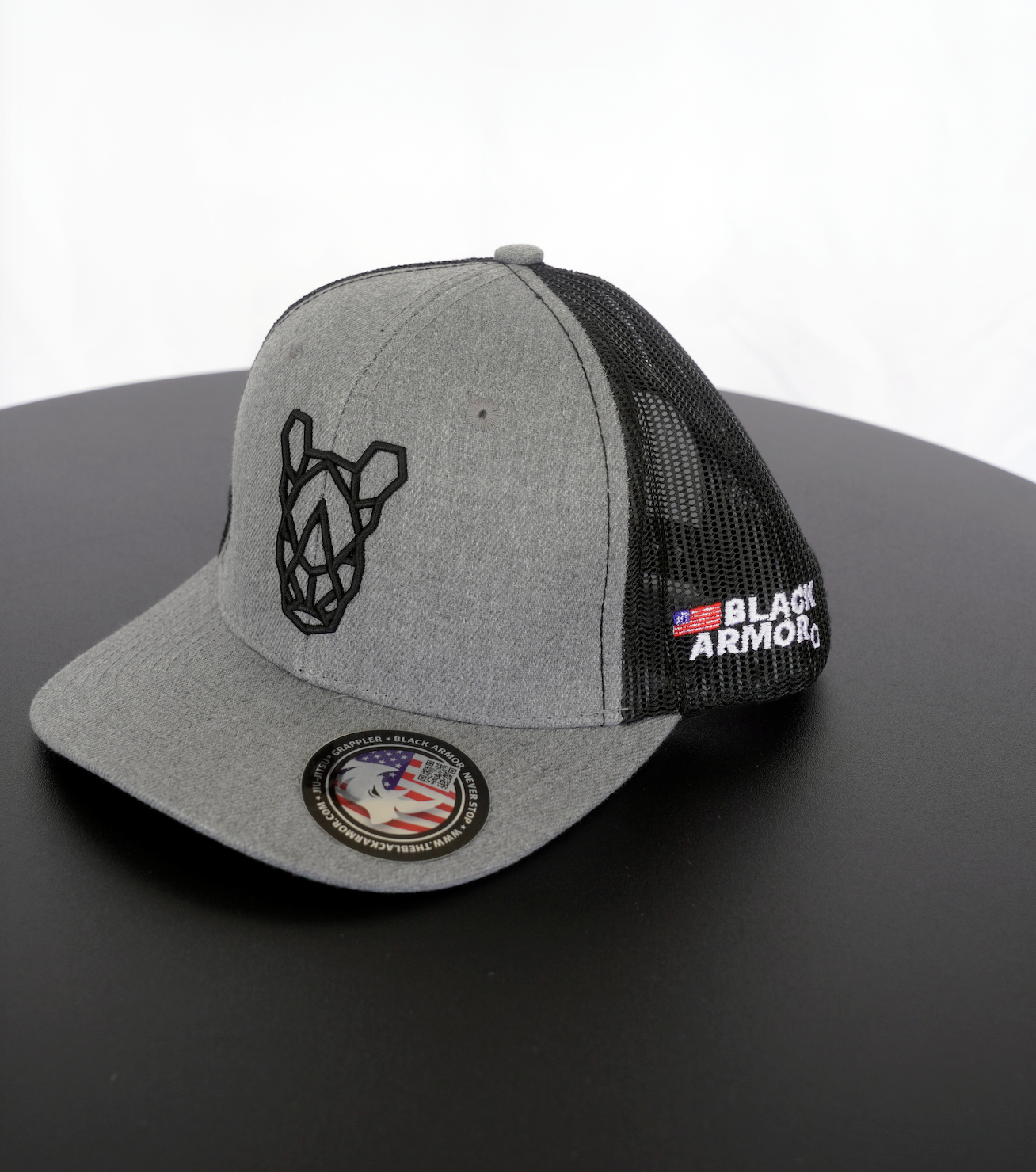 Rinoceronte gris geométrico negro