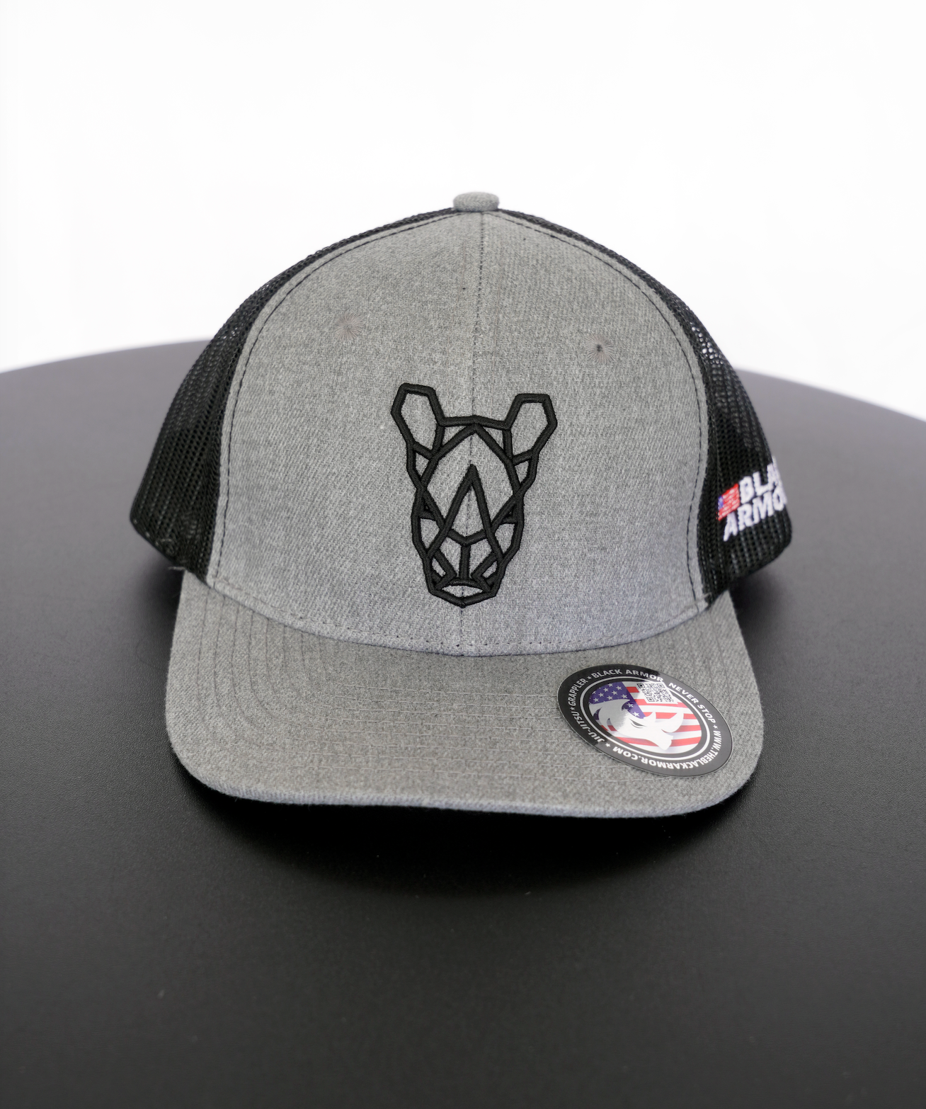 Rinoceronte gris geométrico negro