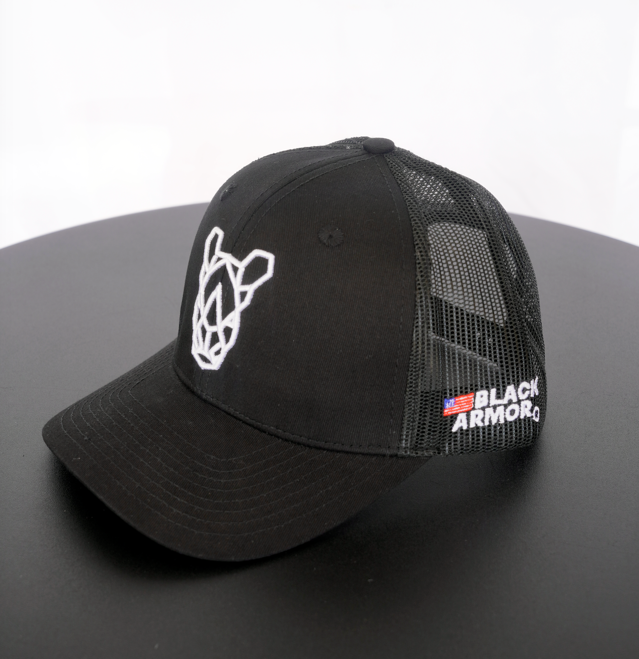 Rinoceronte geométrico negro